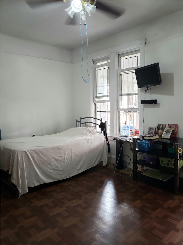 bedroom with a ceiling fan