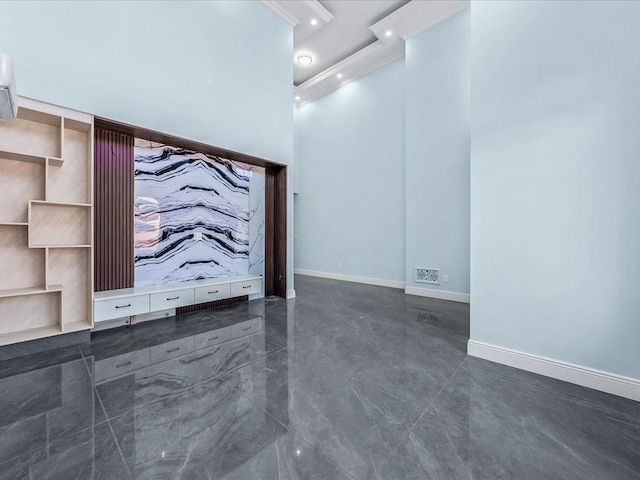 details featuring baseboards, crown molding, and recessed lighting