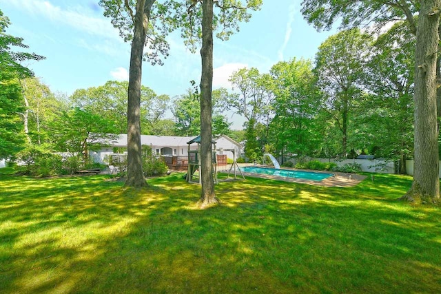 4 Hunting Hill Dr, Dix Hills, NY 11746 - view of yard with a wooden deck