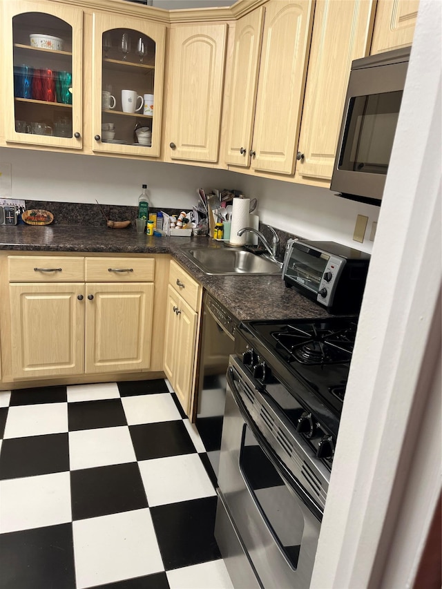 1 Bay Club Dr Unit 5B, Bayside, NY 11360 - photo 5