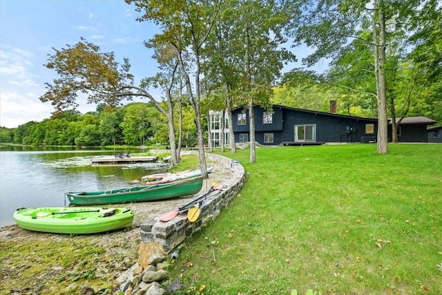 view of yard featuring a water view