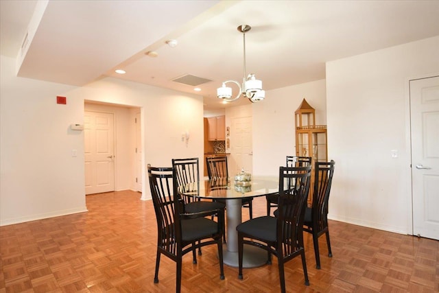dining area featuring visible vents, recessed lighting, baseboards, and an inviting chandelier