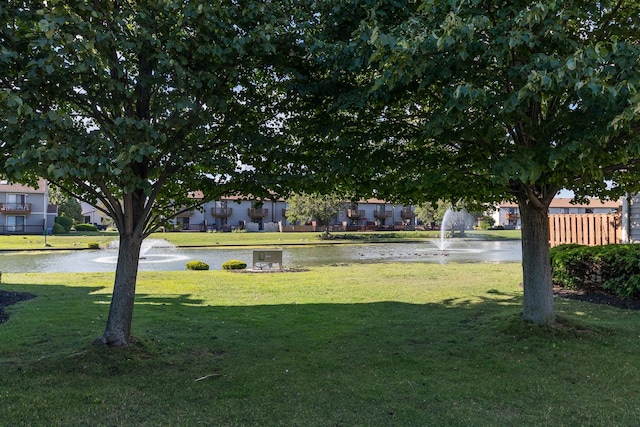 view of yard featuring a water view