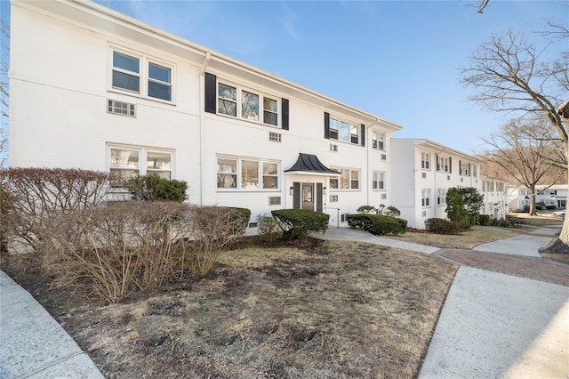 view of front facade featuring a residential view