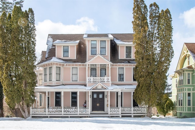 view of front facade with covered porch