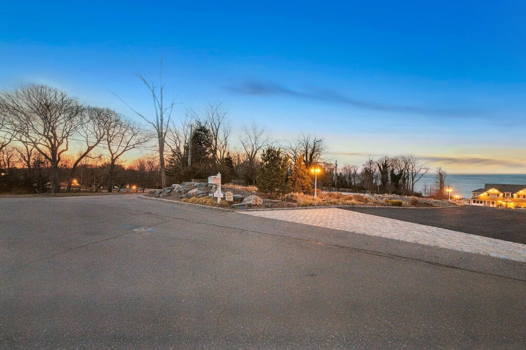 52 Brookfield Rd, Fort Salonga, NY 11768