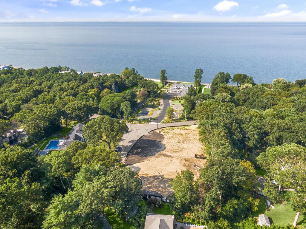 52 Brookfield Rd, Fort Salonga, NY 11768