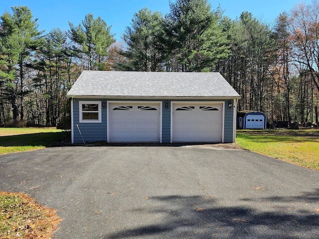 view of detached garage