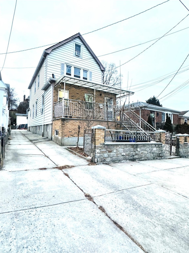 view of front of home with concrete driveway