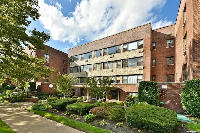 15 Hill Park Ave Unit 2-C, Great Neck, NY 11021 - photo 24