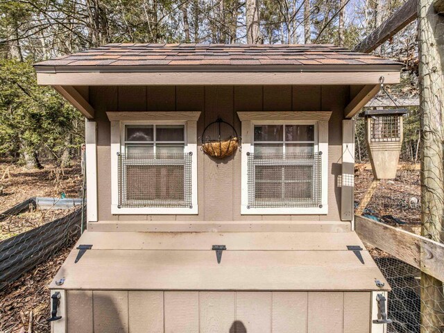 entrance to property with stucco siding