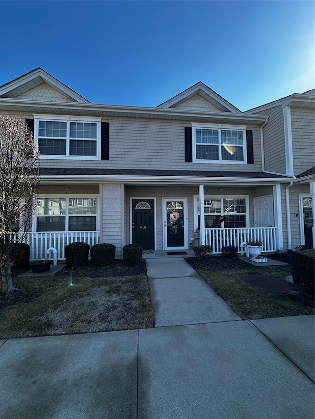 view of front of property featuring covered porch