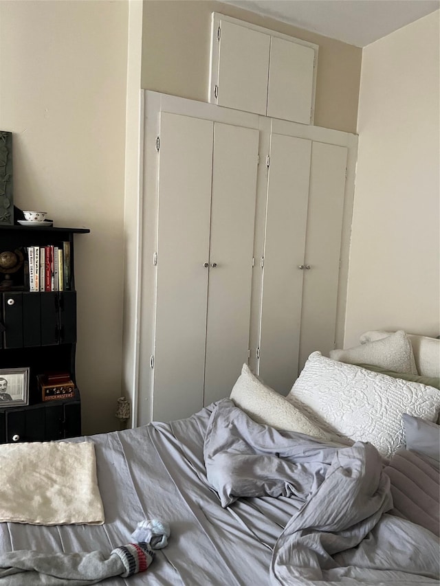 bedroom featuring a closet