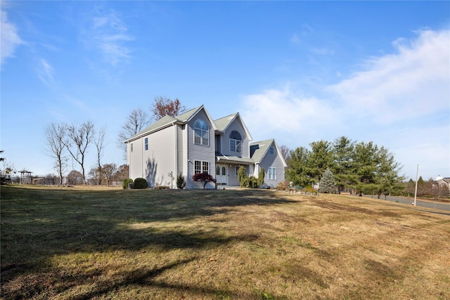 view of front of house featuring a front yard