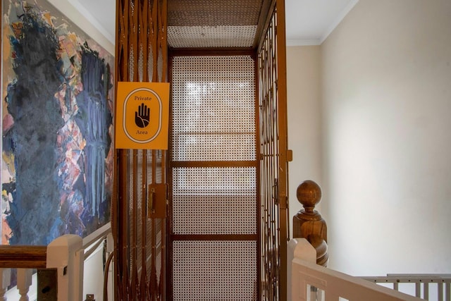 room details featuring crown molding