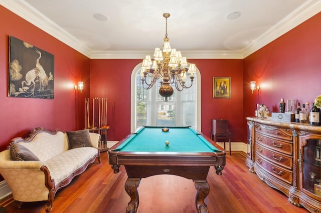 playroom featuring crown molding, billiards, and wood finished floors