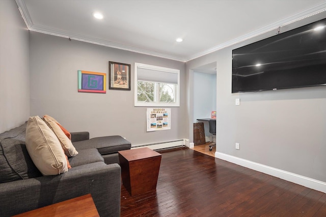 living room with baseboards, ornamental molding, wood finished floors, a baseboard heating unit, and recessed lighting