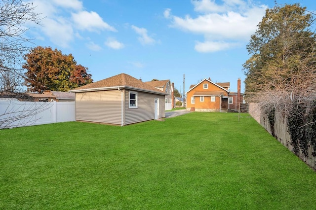 view of yard featuring a fenced backyard