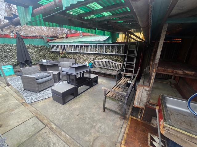 view of patio featuring outdoor lounge area