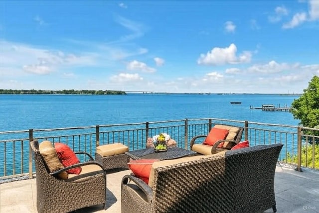 90 Greenleaf Hl, Great Neck, NY 11023 - photo 1