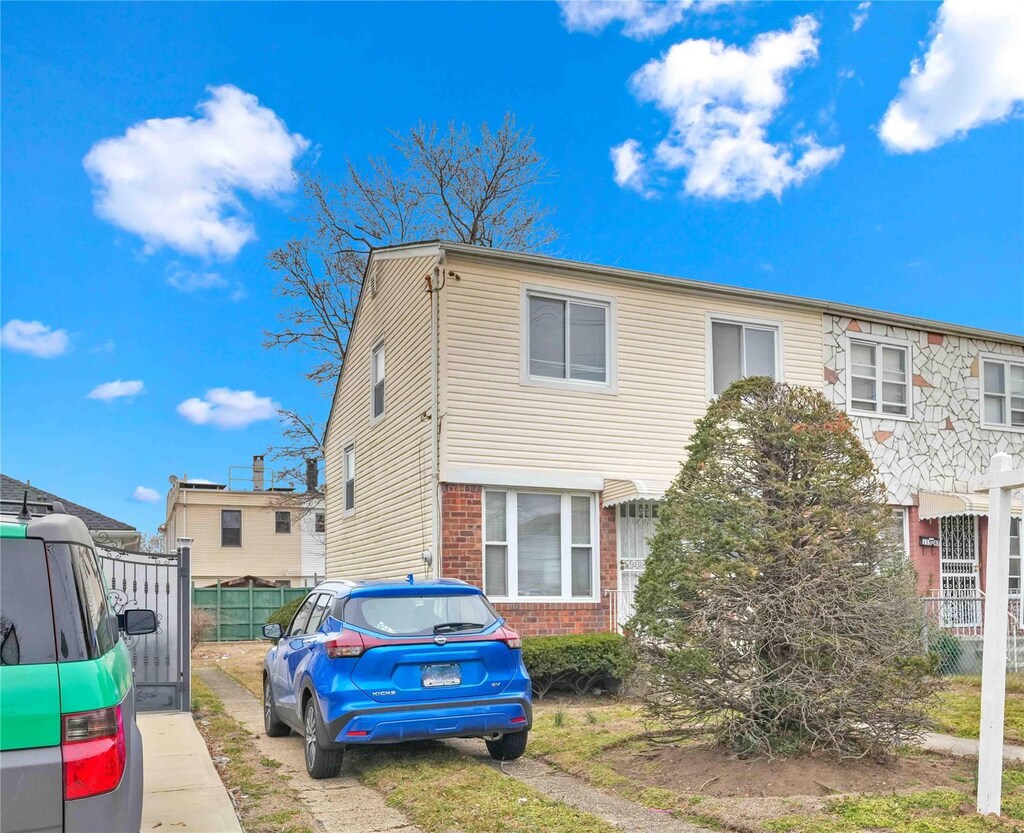 115-45 143rd St, Jamaica, NY 11436 - photo 1