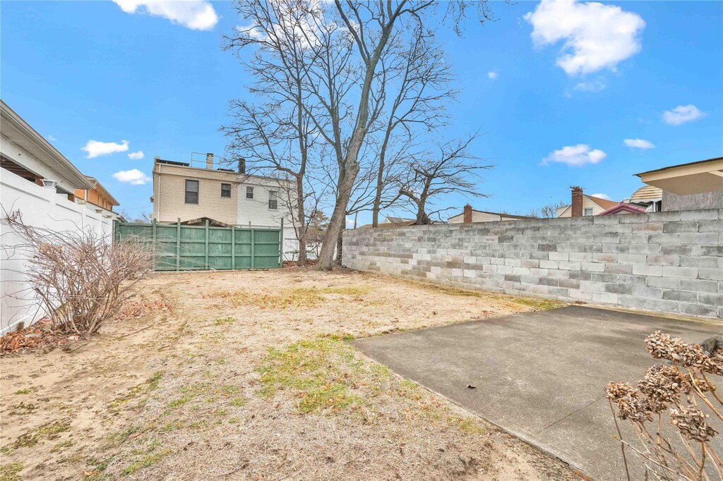 115-45 143rd St, Jamaica, NY 11436 - photo 2