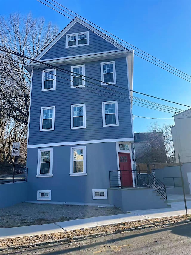 view of front of house