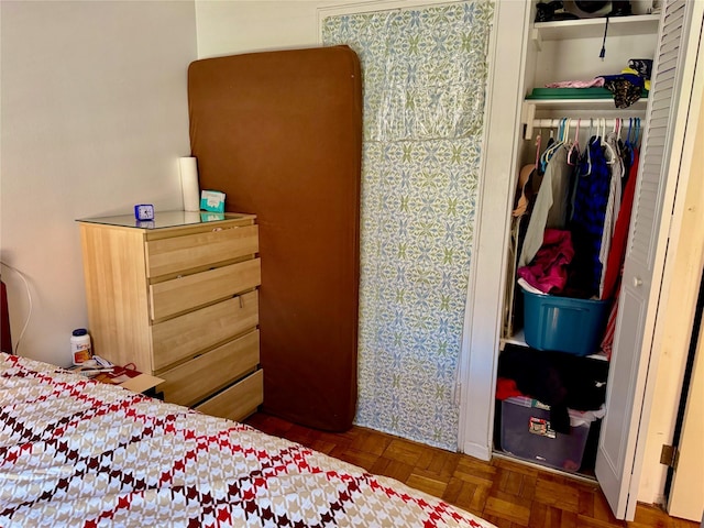 bedroom with a closet