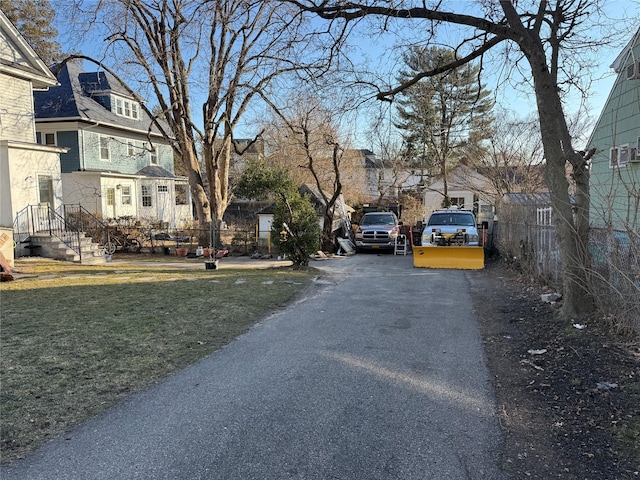 view of street featuring a residential view