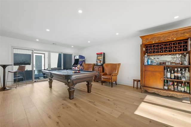 playroom with wood finished floors, baseboards, recessed lighting, a bar, and pool table