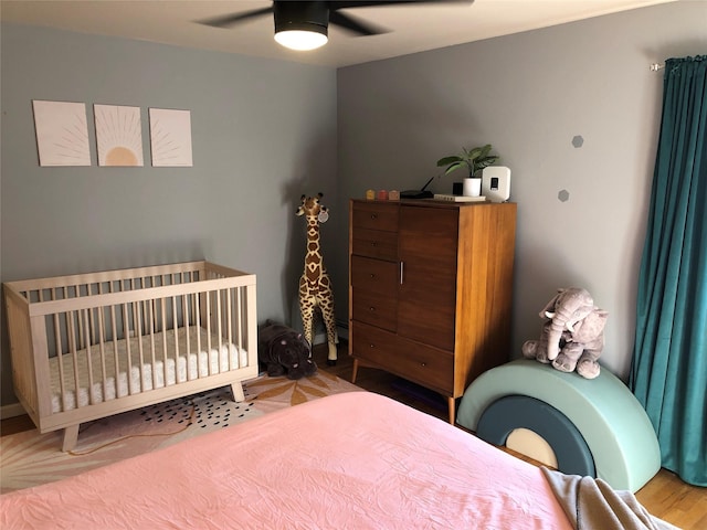 bedroom featuring ceiling fan