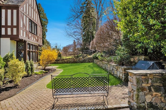 31 Old Army Rd, Scarsdale, NY 10583 - view of yard with a patio