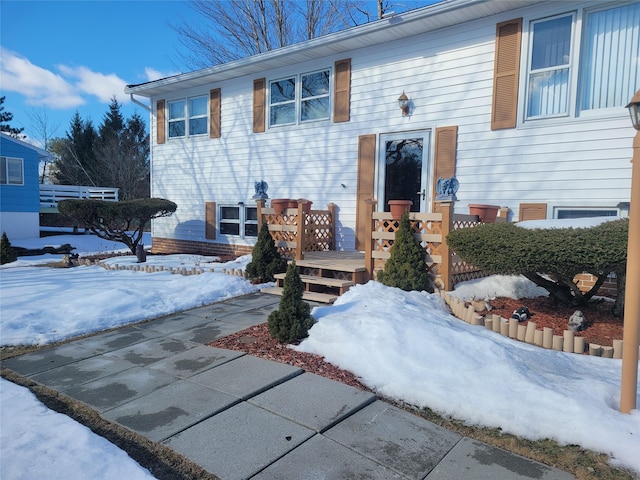 view of front of property