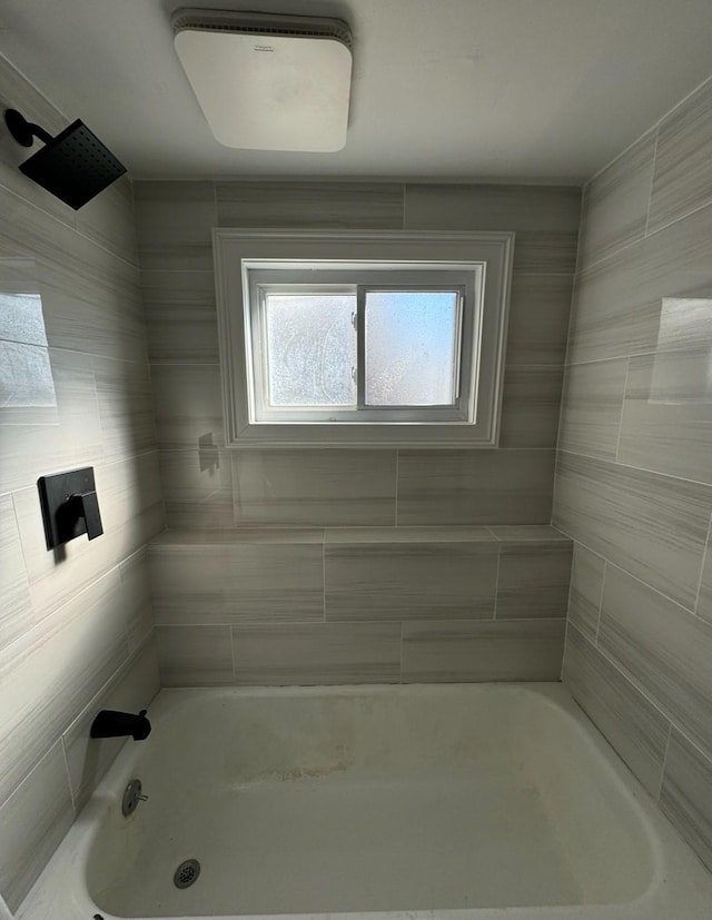 bathroom featuring shower / bath combination