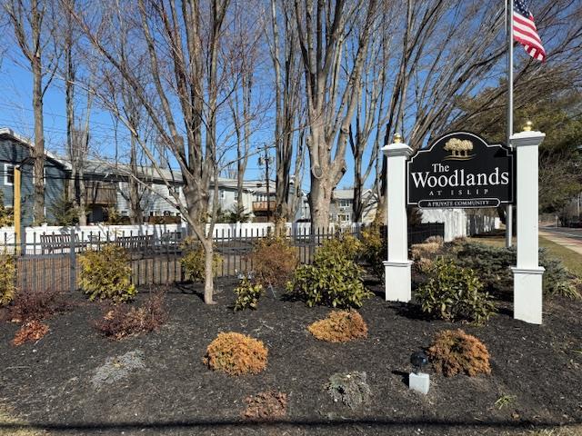 106 Cardinal Ln Unit 106, Islip NY, 11751, 2 bedrooms, 1.5 baths condo for sale