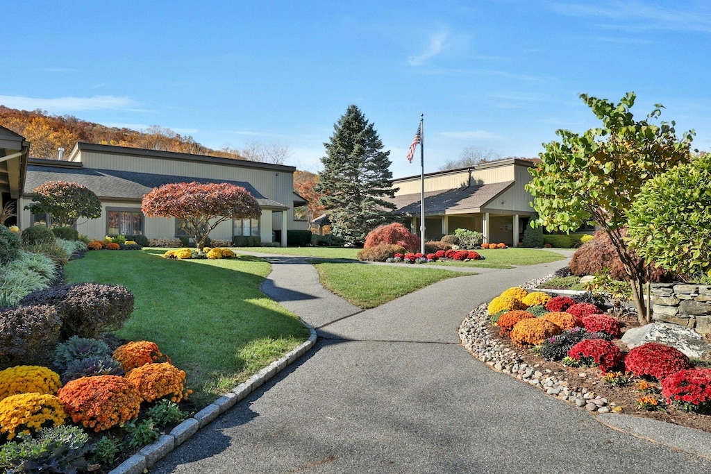 exterior space with a lawn