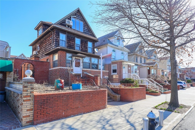 view of american foursquare style home