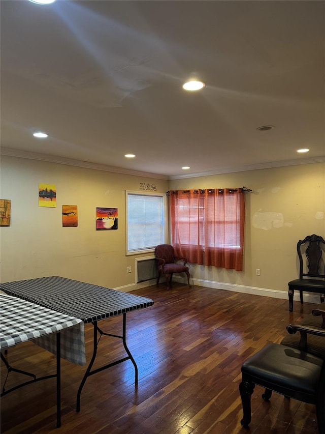 playroom featuring recessed lighting, baseboards, crown molding, and hardwood / wood-style floors