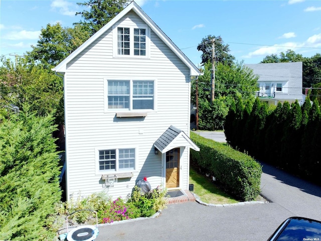 6 Morris Ln, Great Neck, NY 11024 - photo 3