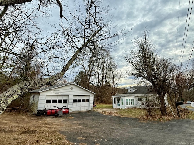 view of detached garage