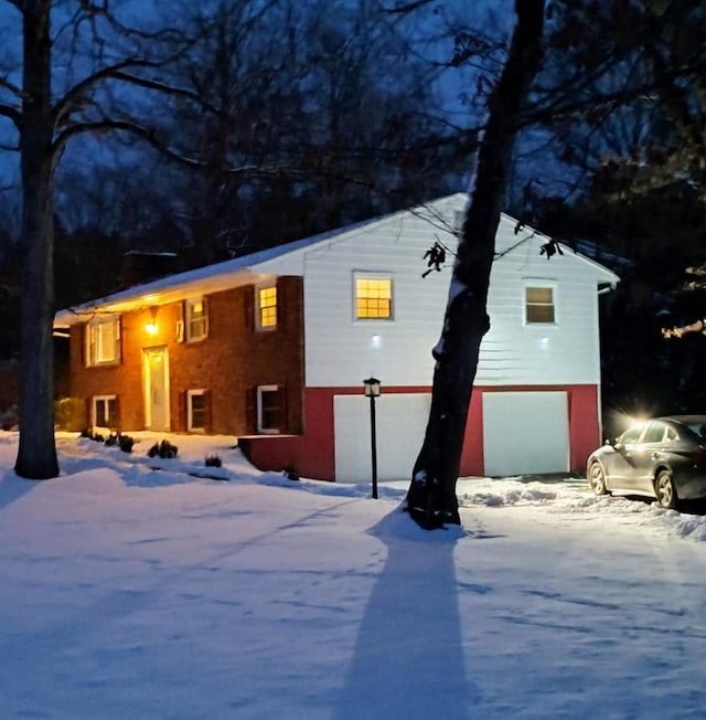 view of front facade featuring an attached garage