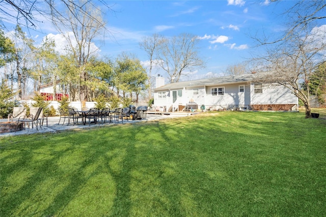 view of yard featuring a patio area