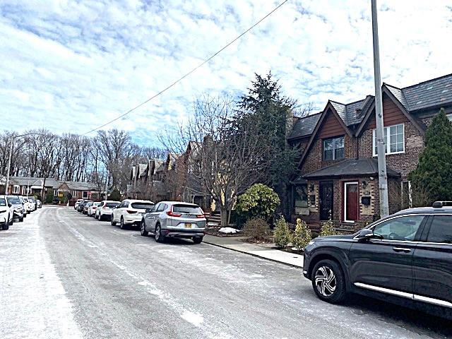 view of street featuring a residential view