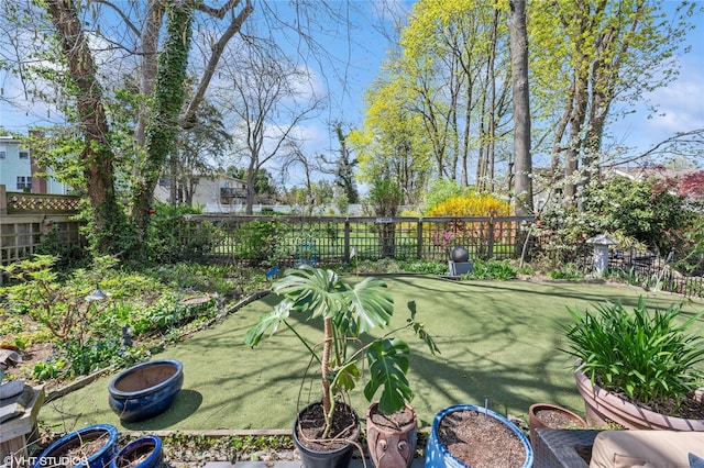 119 Cassilis Ave, Bronxville, NY 10708 - fenced backyard with a putting area