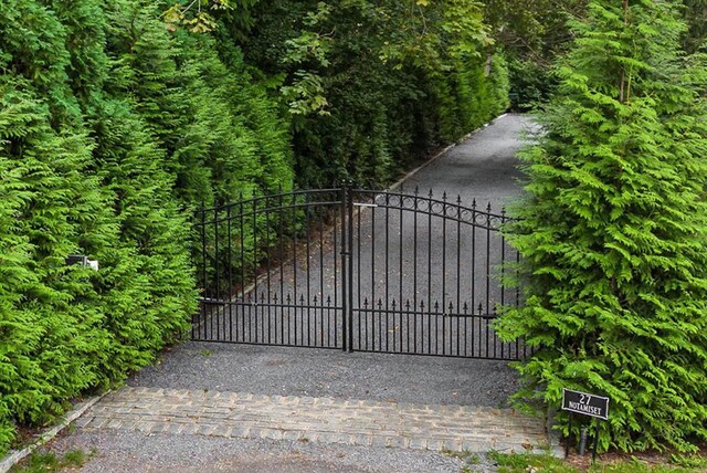 27 Notamiset Rd, Westhampton Beach, NY 11978 - view of gate