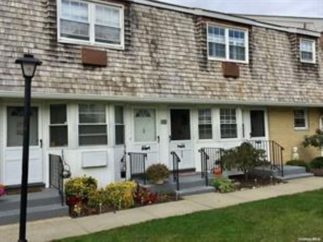 view of townhome / multi-family property