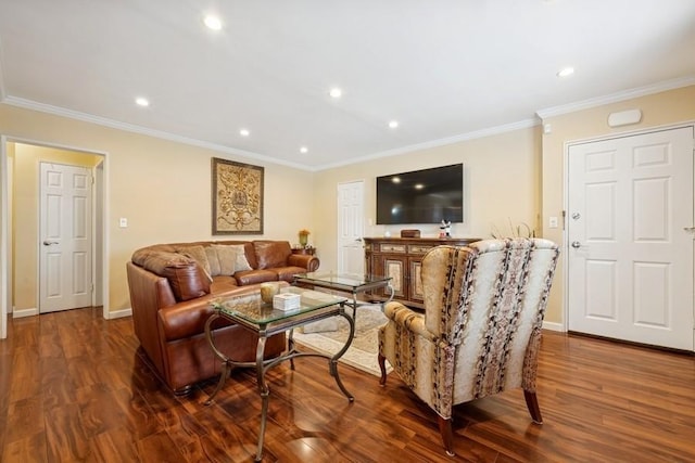 living area featuring dark wood-style floors, recessed lighting, ornamental molding, and baseboards