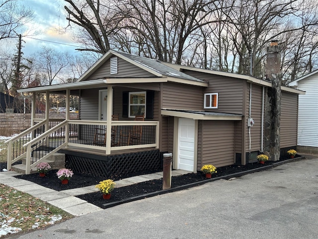 view of front of house with covered porch