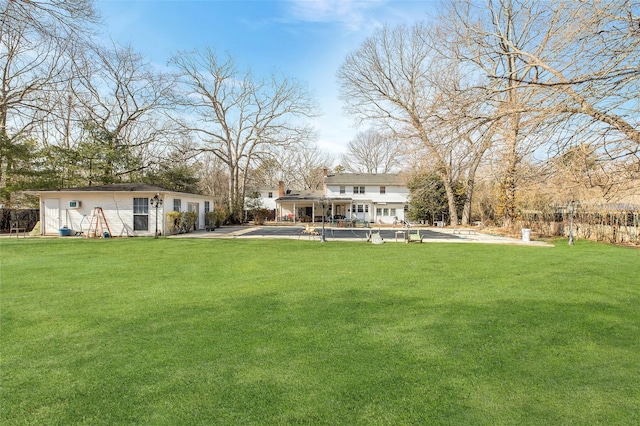 view of yard featuring a patio area