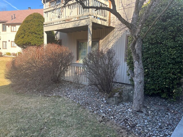 27 Sycamore Dr Bldg 2A, Middletown, NY 10940 - view of side of home with a balcony
